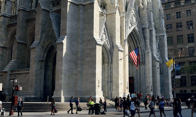 Un homme arrêté à la cathédrale de New York avec des bidons d’essence