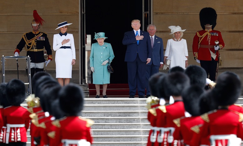Donald Trump accueilli par la reine et le prince Charles