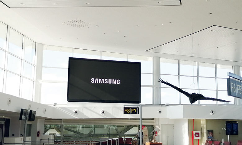 Un écran signalétique  LED de 18 m² installé  à l’aéroport Mohammed V