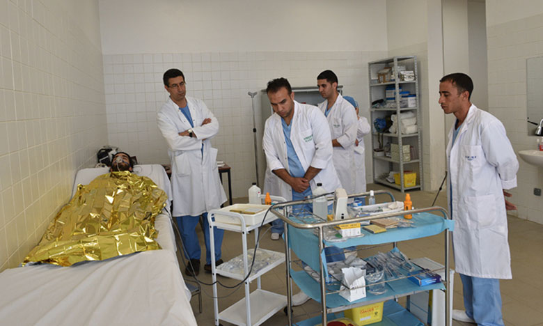 Un staff médical des FAR au service des usagers  de la grande piscine municipale de Rabat