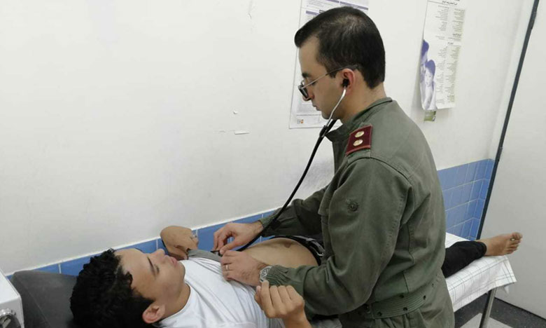 Les médecins des FAR offrent des prestations médicales aux habitants de Tata, Aqqa et de Foum Lahcen