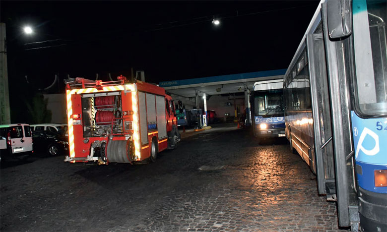 Une douzaine de bus touchés dans l’incendie de l’entrepôt à Maarif  