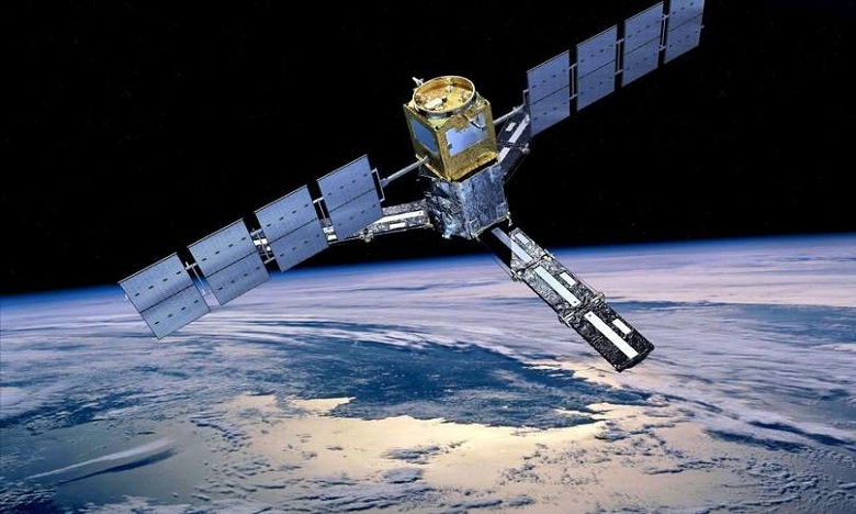 Un satellite menace d'exploser en milliers de débris spatiaux