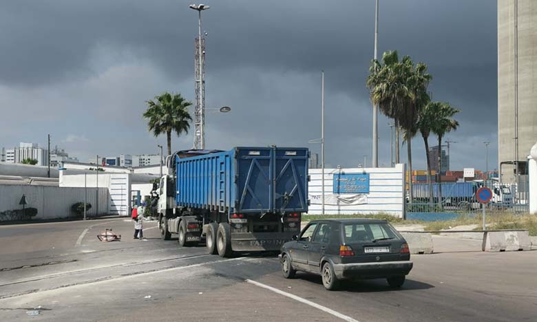 Au coeur du port de Casablanca, la prévention sanitaire laisse à désirer 