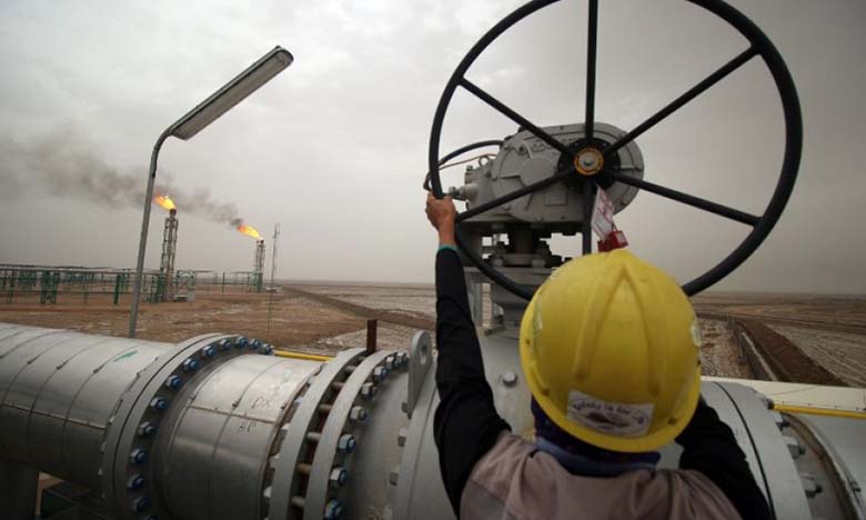 Energie : Le pétrole en hausse, porté par le plan d'aide américain