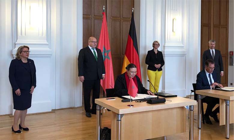 Le Maroc et l’Allemagne signent un accord  de coopération dans le domaine de l’hydrogène vert
