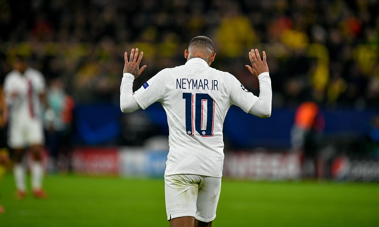PSG: Neymar de retour en France après trois mois au Brésil