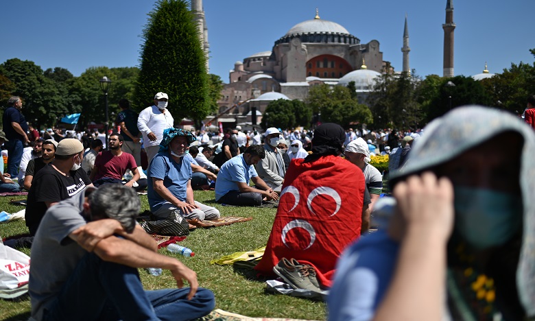 Turquie: prière inaugurale à Sainte-Sophie reconvertie en mosquée