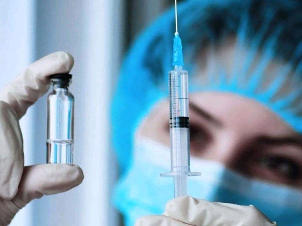 Covid-19 : Le ministre américain de la Santé sceptique au sujet du vaccin russe