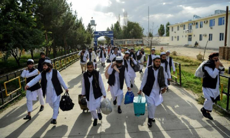 Les talibans prêts à négocier «dans la semaine qui suivra» la libération des prisonniers