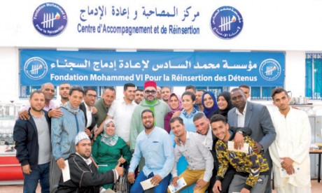 Casablanca : S.M. le Roi lançant le Programme national d’appui aux micro-projets et à l’auto-emploi des ex-détenus.