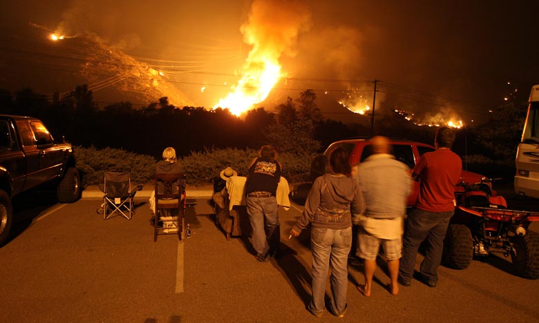  Incendies en Californie : Plus de 200 personnes évacuées par hélicoptère