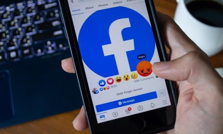  Facebook : un nombre record d’appels vidéo pendant le réveillon