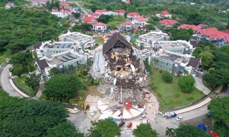  Indonésie  : 56 morts et plusieurs disparues dans le séisme de Célèbes 