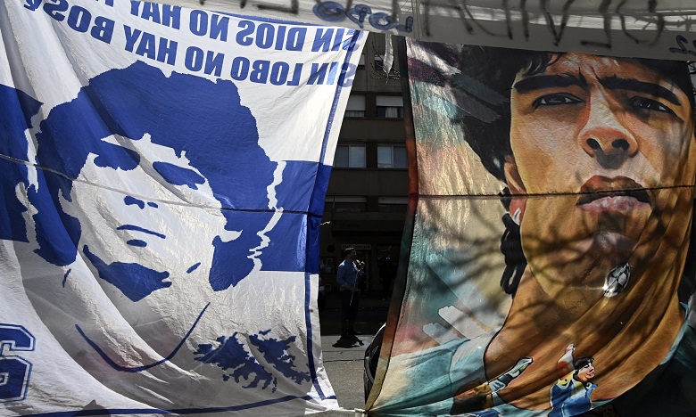 Mort de Maradona: un psychologue et deux infirmiers également visés par l'enquête