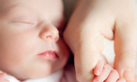 OMS : Séparer les nouveau-nés de leur mère pourrait entraîner  de fâcheuses conséquences