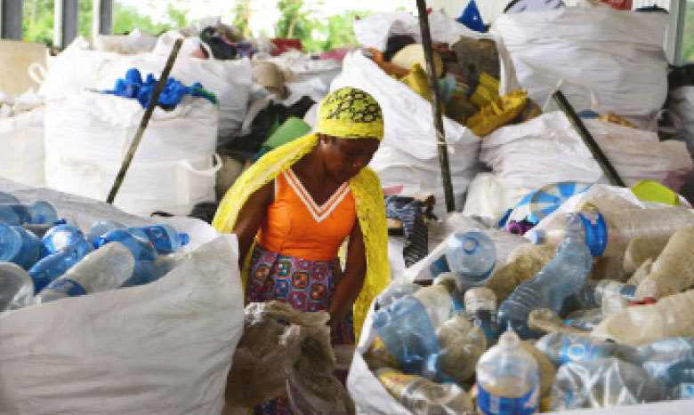 La pollution plastique, une injustice  sociale et environnementale