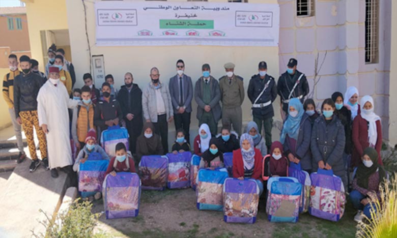Vague de froid: Distribution d'aides en nature au profit de 73 familles à Khénifra