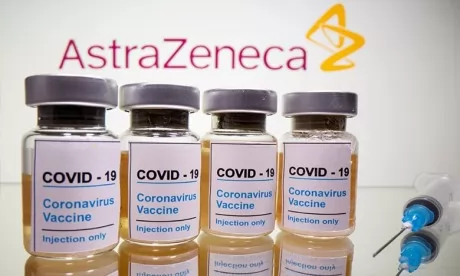 Vaccin AstraZeneca: l'OMS demande plus de données sur les cas de thromboses hors Europe