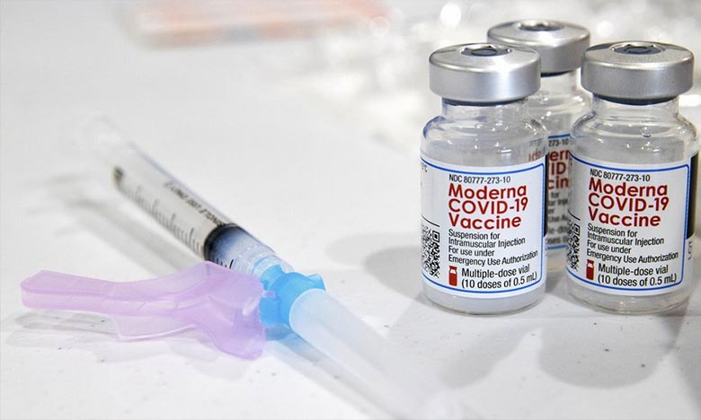 Covid-19: Moderna annonce des résultats positifs pour les essais d'une 3e dose de son vaccin
