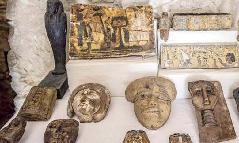 Les pièces restituées sont des statuettes, des objets funéraires, des masques, des morceaux de statue en granit et de la vaisselle égyptienne antique. Ph. AFP