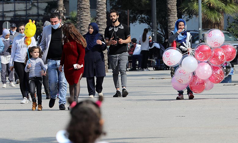 Appel aux citoyens à s'inscrire sur la plateforme de vaccination contre la Covid-19 afin d'aider le ministère dans ses efforts pour prévenir l'apparition de nouveaux variants au Liban. Ph :  AFP  