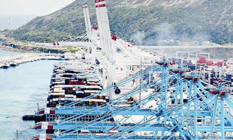 TM2 constitue la troisième phase de développement du complexe portuaire Tanger Med, et ce aux côtés du port Tanger Med 1 et du port Passagers  & Rouliers.
