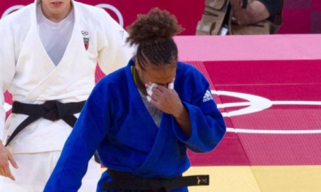 Judo : Éliminée et en pleurs, Asmaa Niang annonce sa retraite