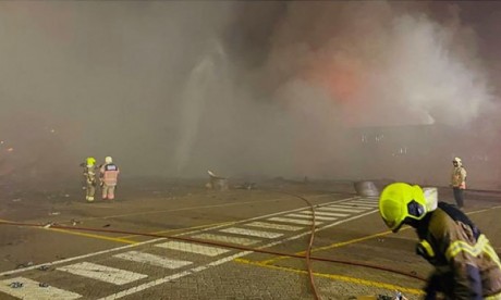  Incendie dans le principal port de Dubaï. Le feu maîtrisé
