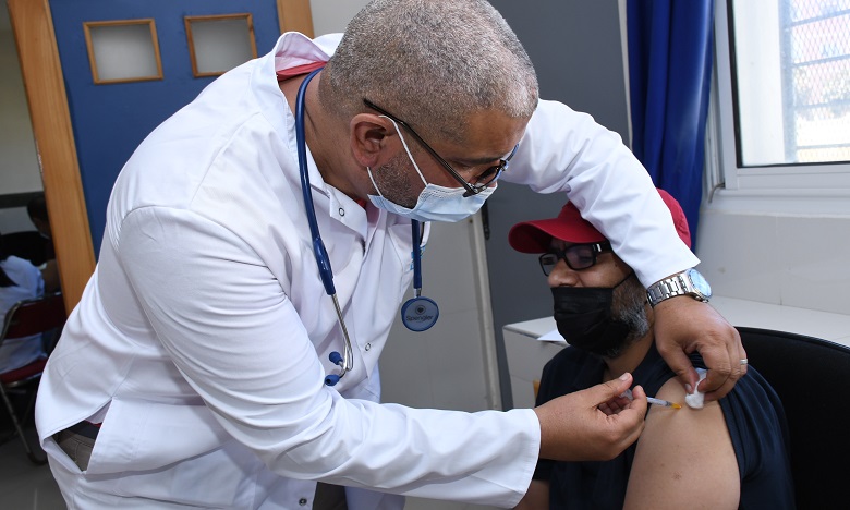 Bilan Covid-19 : Admissions et décès poursuivent leur courbe ascendante au Maroc, les vaccinations aussi