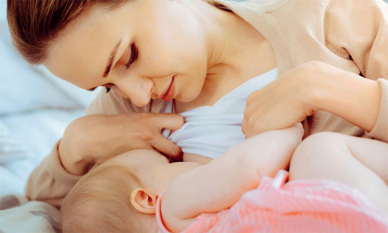 Le lait maternel agit comme le premier vaccin des bébés