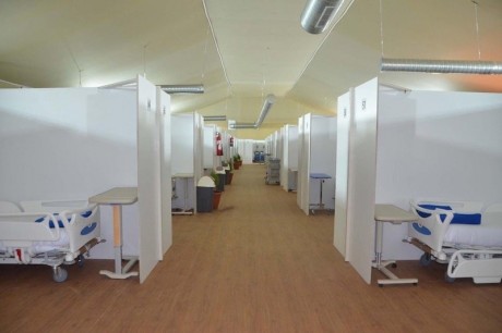 Covid-19 : installation d'un hôpital de campagne à Ouarzazate