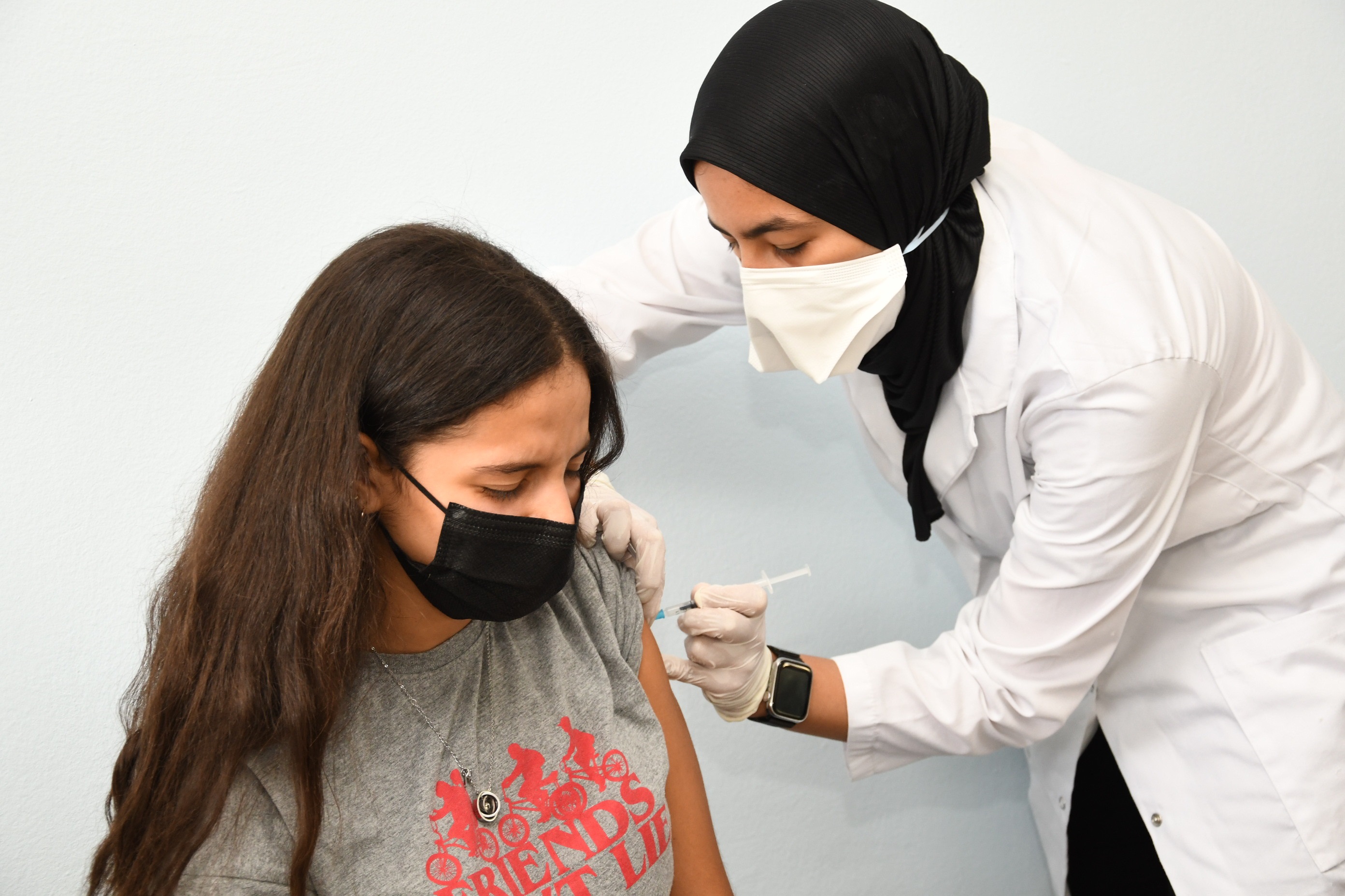 Vaccination anti-Covid : Azzedine Ibrahimi appelle les plus de 18 ans à prendre exemple sur les 12-17 ans