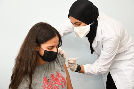 Les centres de vaccination des élèves de 12 à 17 ans jusqu’à minuit