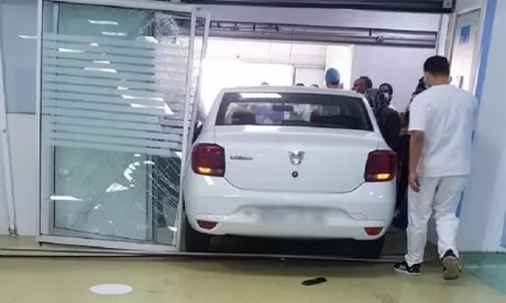 DGSN: Enquête judiciaire à l'encontre d'un Espagnol ayant foncé avec sa voiture dans les locaux de l'hôpital Cheikh Zayed