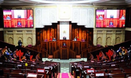 Ouverture du Parlement et formation du gouvernement,  deux agendas distincts