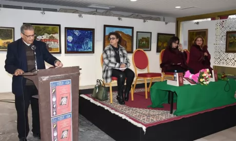 Fatiha Nouhou présente et signe «Al Woughoudia» au Théâtre national Mohammed V
