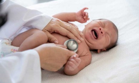 Les cas de bronchiolite se multiplient  chez les bébés et nourrissons, en cause une baisse d’immunité du fait du confinement