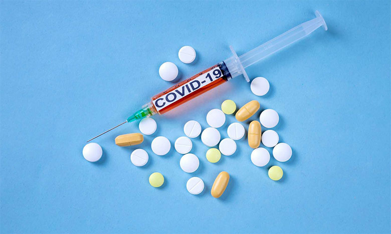 Grâce aux antiviraux, on peut, en moins de cinq jours, réduire considérablement, voire faire disparaître la charge virale d’une personne infectée par la Covid-19.