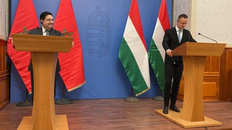 Nasser Bourita rencontre à Budapest son homologue hongrois Péter Szijjártó
