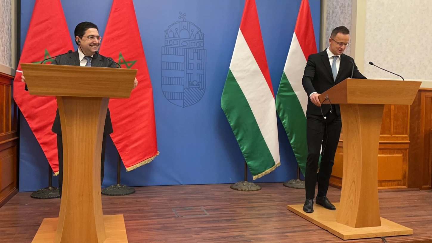 Conférence de presse conjointe entre M. Nasser Bourita et le ministre des Affaires Etrangères et du Commerce de la Hongrie, M. Péter Szijjártó.