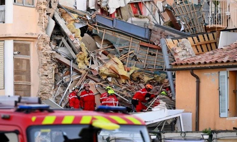 Un immeuble s'effondre à Sanary en France : un mort, une femme et un bébé sauvés des décombres 