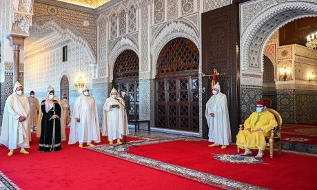Sa Majesté le Roi Mohammed VI reçoit les dix membres élus du Conseil Supérieur du Pouvoir Judiciaire.