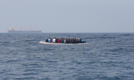 Immigration clandestine : Interception de 105 migrants subsahariens au large de Tarfaya
