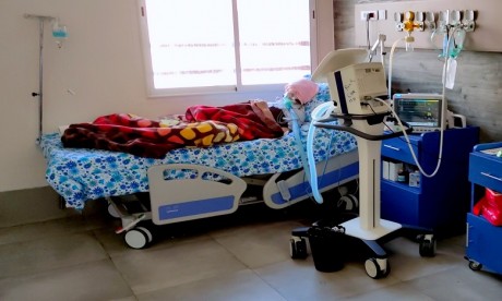 Omicron : premier décès, sept cas en réanimation, le variant bientôt dominant au Maroc