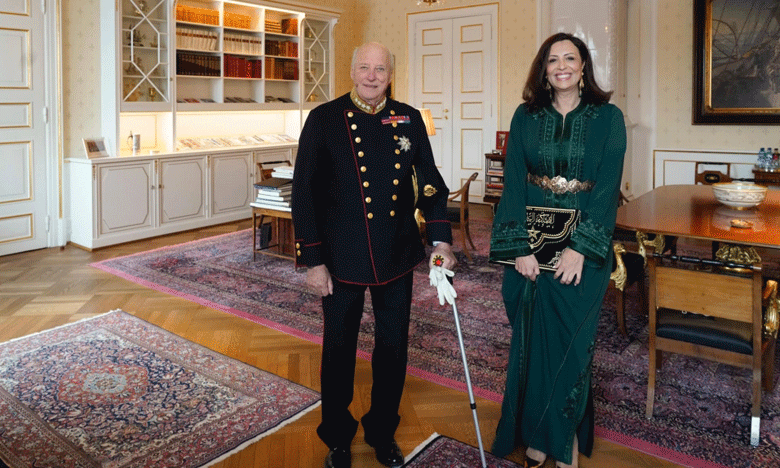 Nabila Freidji présente ses lettres de créance au Roi de Norvège