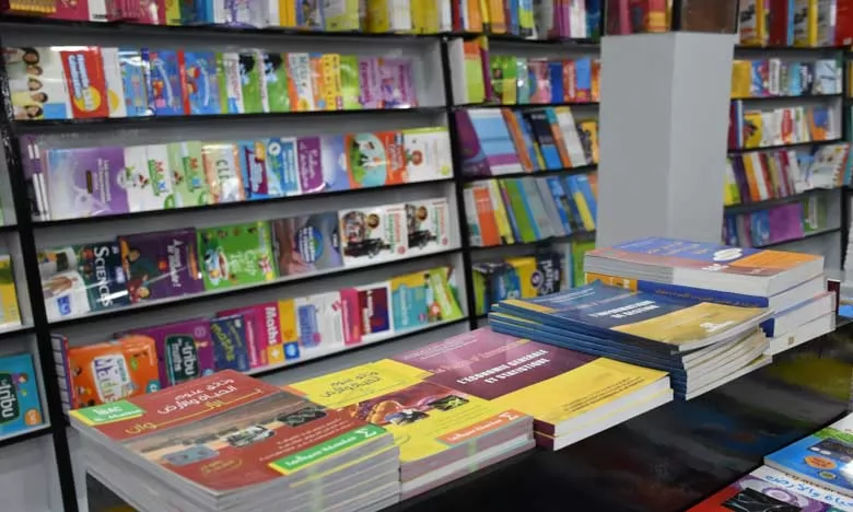 Vente des manuels scolaires par les écoles privées :les libraires appellent à la rescousse