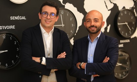 Badr Bouslikhane (à gauche) succède à Larbi Alaoui Belrhiti (à droite) à la direction de Jumia Maroc.