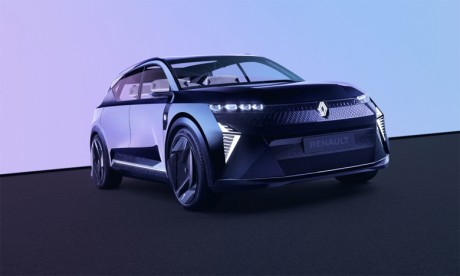 Sous son aspect extérieur, le Scénic Vision Concept préfigure le futur véhicule familial 100% électrique de la gamme Renault.