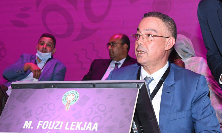 Fouzi Lekjaa prononçant son discours à l'assemblée générale de la FRMF. Ph. Saouri